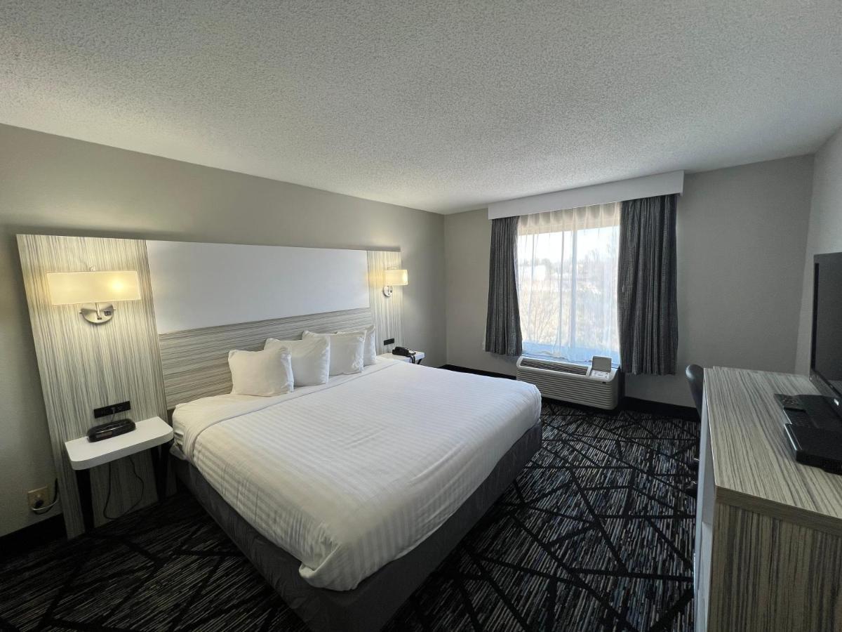Hotel Baymont By Wyndham Peoria Extérieur photo